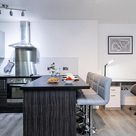 1 Bedroom Apartment In Chorlton Central マンチェスター エクステリア 写真